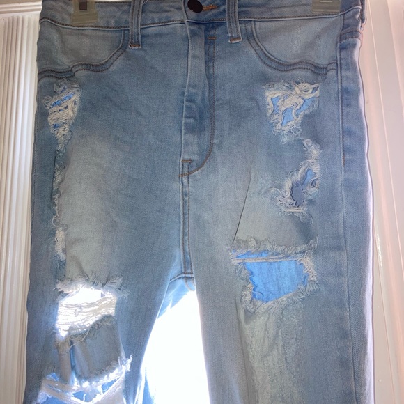 Cute ripped Jeans! - Picture 4 of 8